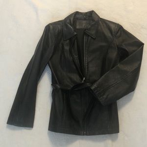 Leather trench jacket with detachable collar